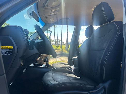 Used 2014 Kia Soul + image 8