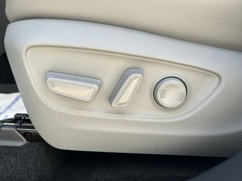 Certified 2024 Toyota Highlander XLE image 14