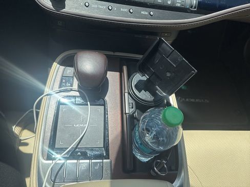 Used 2020 Lexus LS 500 w/ Accessory Package (Z2) RWD image 21