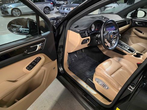 Used 2020 Porsche Macan S image 24