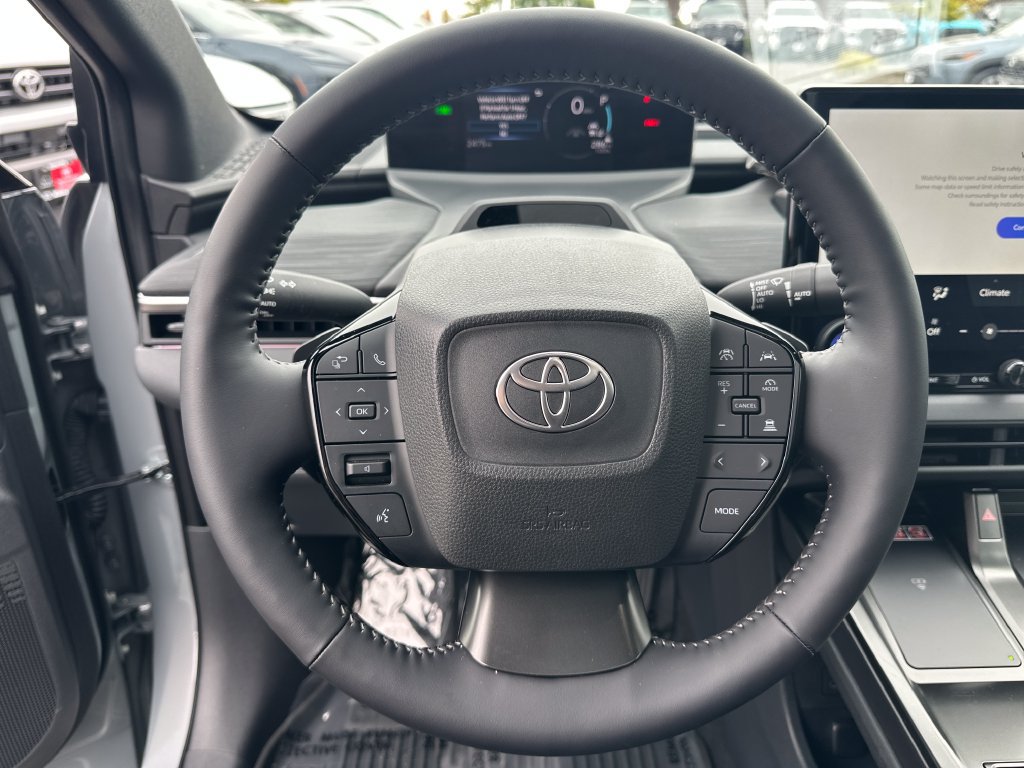 Used 2026 Toyota C-HR AWD/4WD image 18