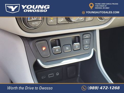 Used 2020 GMC Terrain SLE w/ Driver Convenience Package FWD image 18