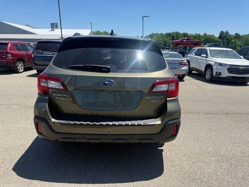 Used 2019 Subaru Outback 3.6R Touring w/ Popular Package #3A AWD/4WD image 7