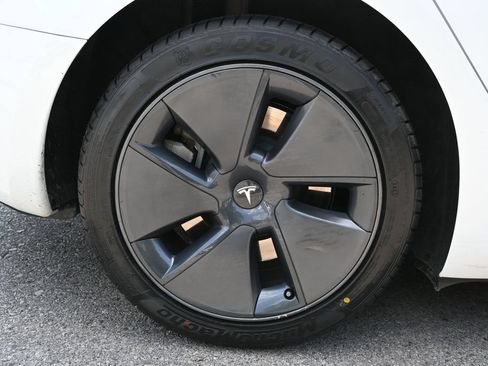 Used 2023 Tesla Model 3 Standard Range RWD image 12