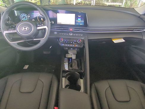 New 2026 Hyundai Elantra Limited FWD image 16