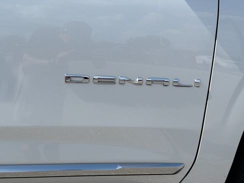 Used 2022 GMC Yukon Denali AWD/4WD image 50