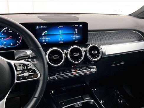 Used 2022 Mercedes-Benz GLB 250 image 5