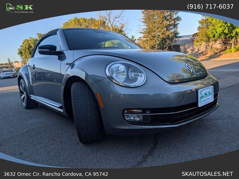 Used 2013 Volkswagen Beetle 2.0T FWD image 9