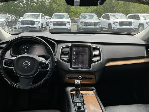 Used 2022 Volvo XC90 T6 Momentum w/ Advanced Package AWD/4WD image 11