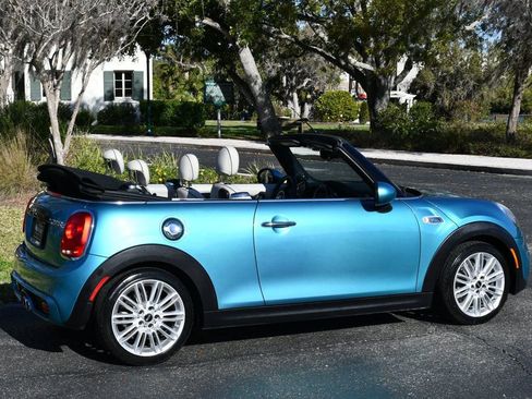 Used 2017 MINI Cooper S image 6