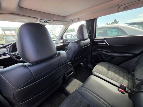 Used 2023 Mitsubishi Outlander SE AWD/4WD image 8