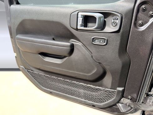 Used 2024 Jeep Wrangler Unlimited Rubicon image 21