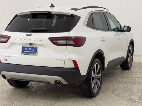 Certified 2023 Ford Escape Platinum w/ Premium Technology Package image 9