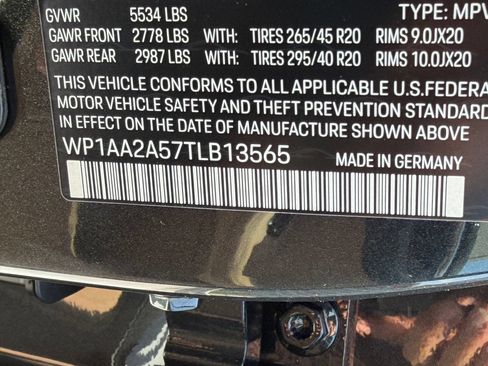 Used 2026 Porsche Macan AWD/4WD image 31