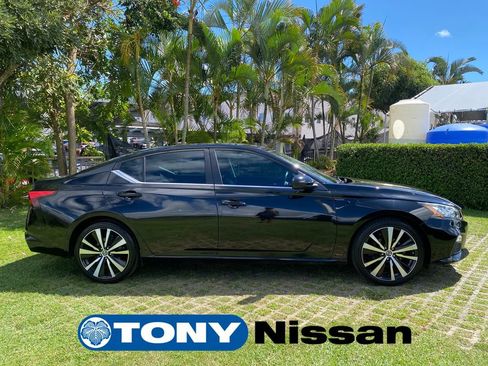 Used 2020 Nissan Altima 2.5 SR FWD image 8