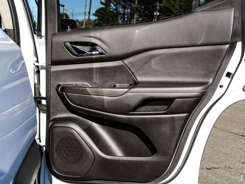 Used 2023 GMC Acadia SLT image 39