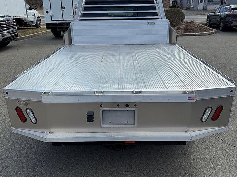 New 2026 GMC Sierra 3500 SLE image 4