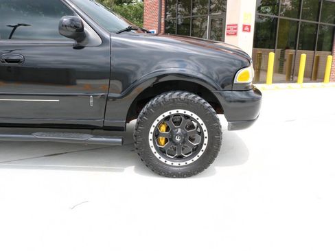 Used 2002 Lincoln Blackwood RWD image 65