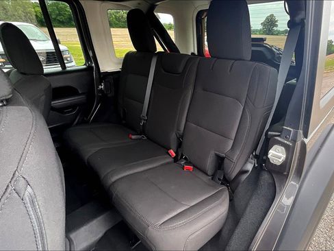 Used 2023 Jeep Wrangler Willys image 17