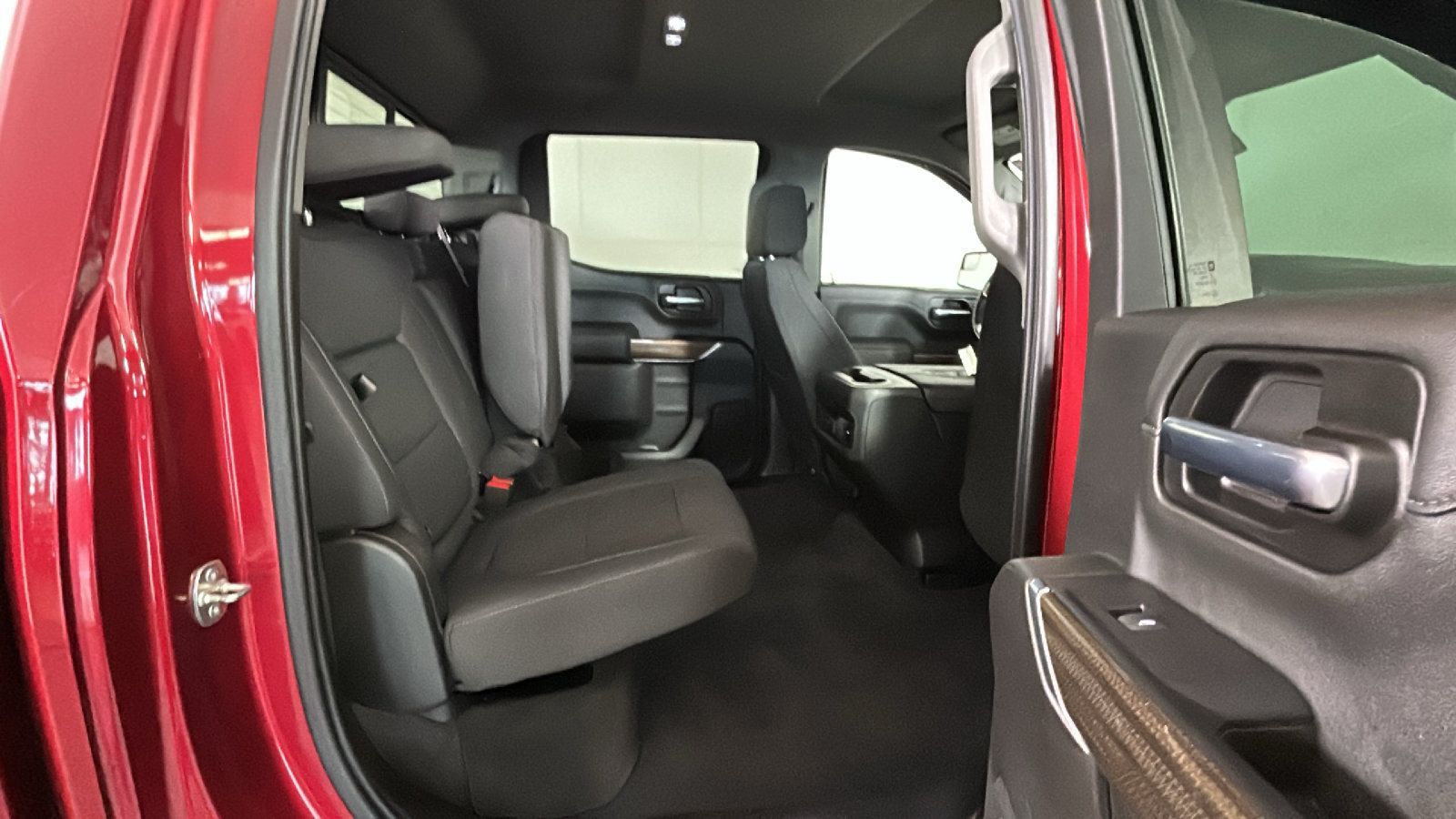 Used 2020 Chevrolet Silverado 1500 LT Trail Boss AWD/4WD image 34