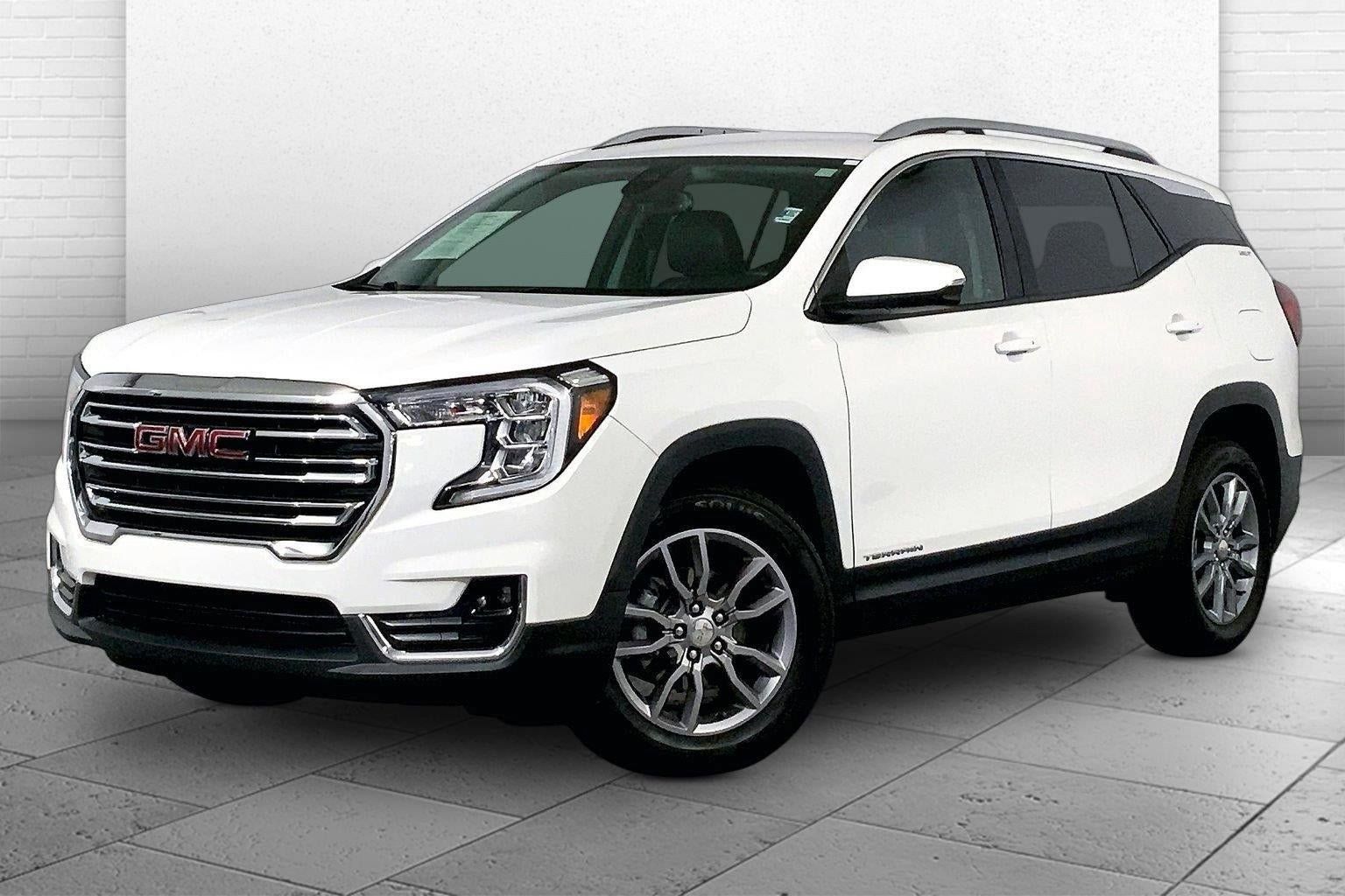 Used 2024 GMC Terrain SLT AWD/4WD image 12