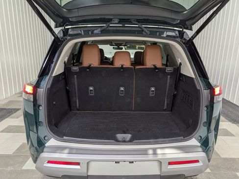 Used 2024 Nissan Pathfinder Platinum w/ Cargo Package AWD/4WD image 25