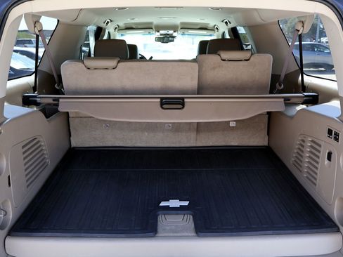 Used 2017 Chevrolet Suburban Premier image 15