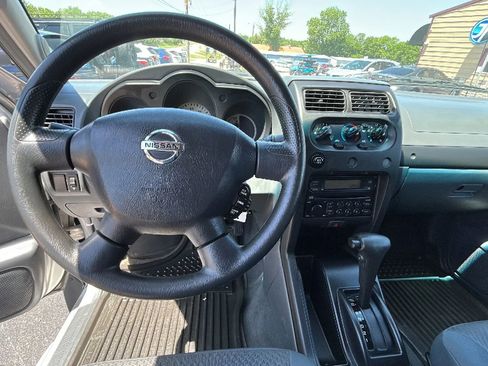 Used 2004 Nissan Xterra XE RWD image 13
