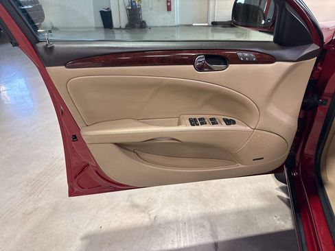 Used 2009 Buick Lucerne CXL FWD image 24