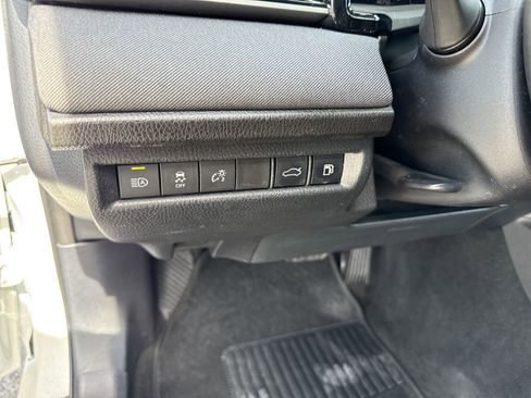 Used 2025 Toyota Camry LE FWD image 16