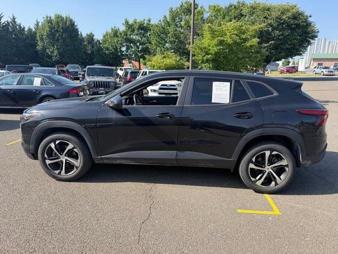 Used 2024 Chevrolet Trax RS FWD image 5