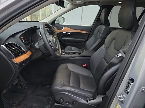 Certified 2024 Volvo XC90 B6 Plus w/ Protection Package Premier image 7