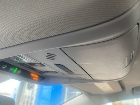 Used 2023 GMC Acadia SLE w/ Elevation Edition image 15