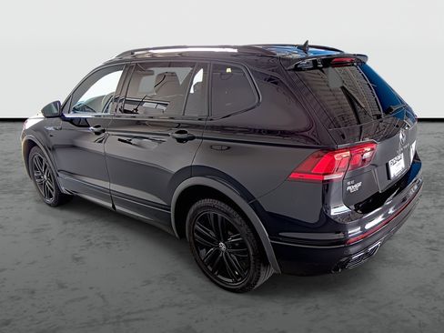 Used 2022 Volkswagen Tiguan SE R-Line AWD/4WD image 12