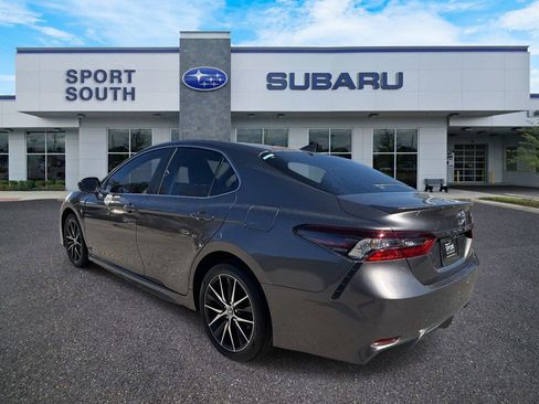 Used 2024 Toyota Camry SE image 5