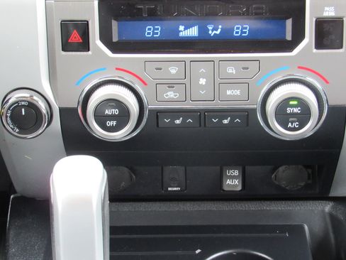 Used 2019 Toyota Tundra Limited w/ Limited Premium Package image 21