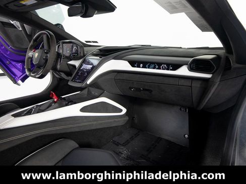 Used 2024 Lamborghini Revuelto image 29