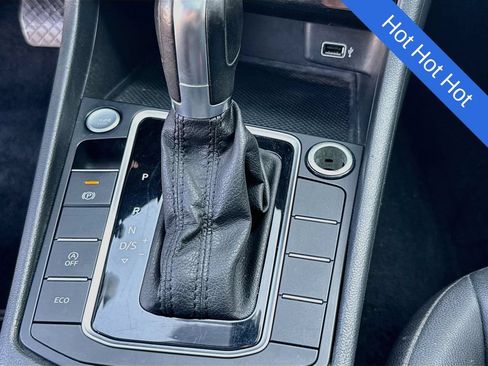 Used 2019 Volkswagen Jetta SE w/ Cold Weather Package FWD image 14