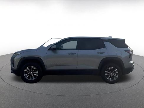 Used 2025 Chevrolet Equinox LT FWD image 8