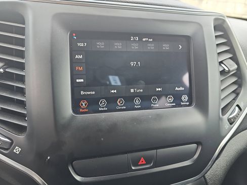 Used 2019 Jeep Cherokee Latitude Plus image 22