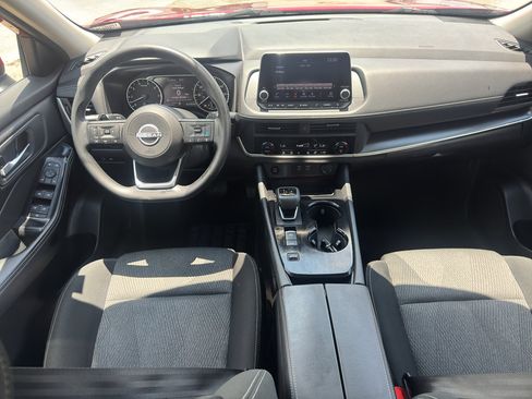 Used 2024 Nissan Rogue SV FWD image 10