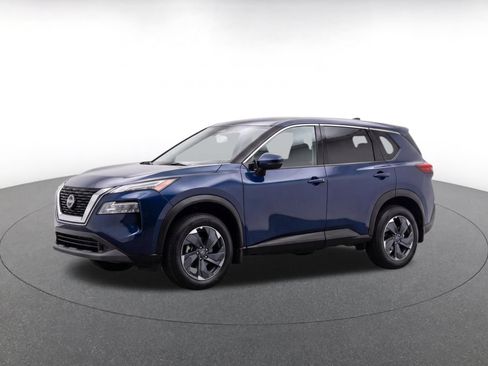 Used 2025 Nissan Rogue SV FWD image 3