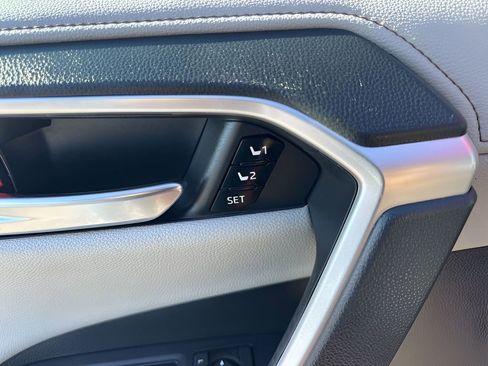 Used 2019 Toyota RAV4 Limited w/ Carpet Mat Package image 11