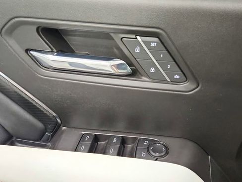 Used 2024 GMC Canyon AT4X image 34