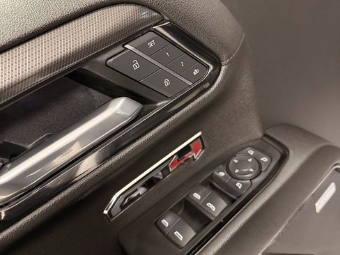 Used 2022 GMC Sierra 1500 AT4 w/ AT4 Preferred Package image 13