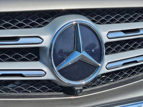 Used 2021 Mercedes-Benz GLC 300 image 5