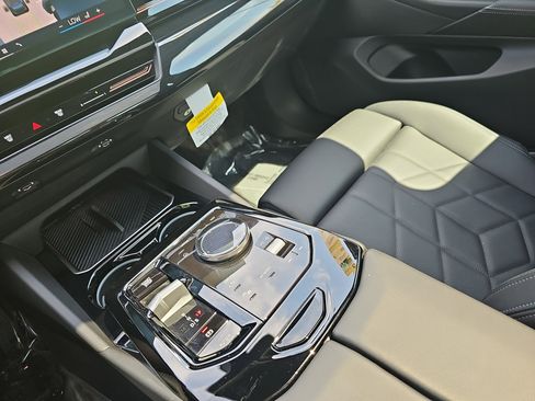 Certified 2026 BMW 530i w/ Premium Package RWD image 27