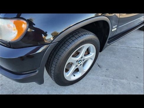 Used 2003 BMW X5 3.0i image 2