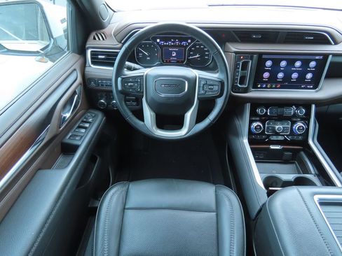Used 2021 GMC Yukon Denali w/ Denali Ultimate Package AWD/4WD image 5