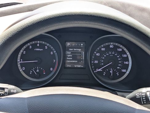 Used 2017 Hyundai Santa Fe Sport w/ 2.4L Value Package 06 AWD/4WD image 22